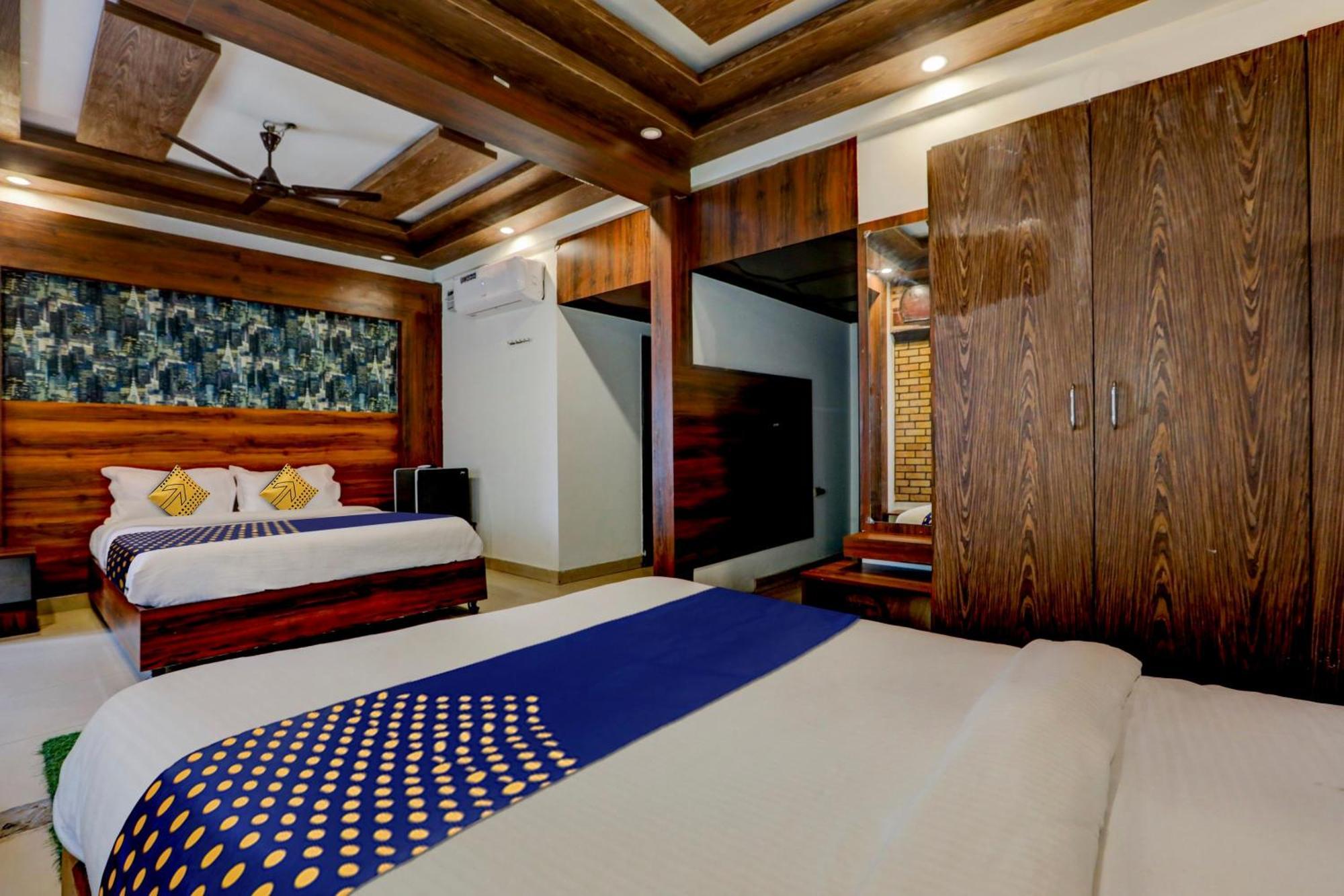 Hotel O Rajdhani Group Of Hotels Májszúr Kültér fotó