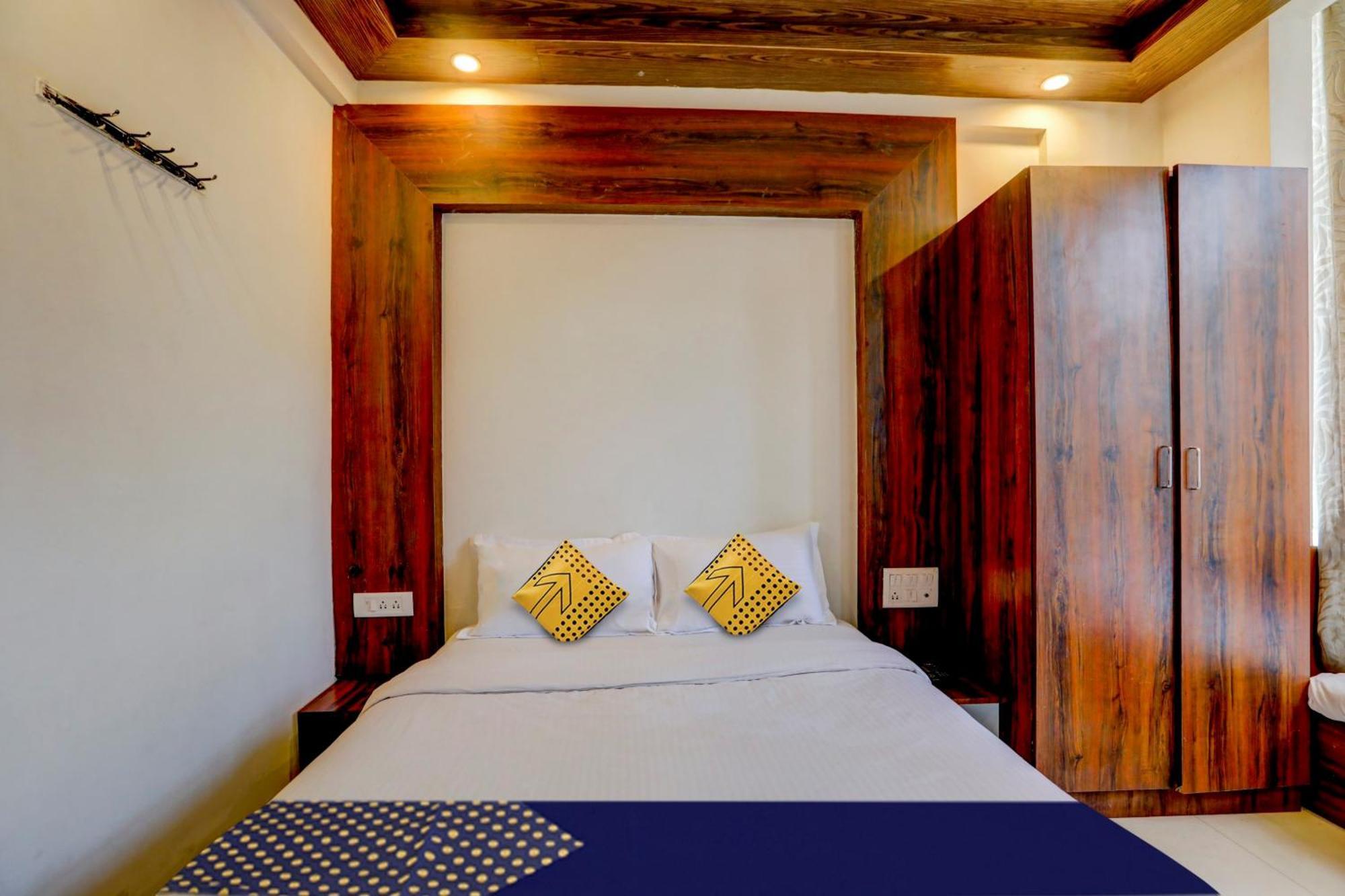 Hotel O Rajdhani Group Of Hotels Májszúr Kültér fotó
